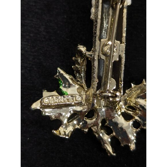 Vintage Gerrys Christmas Candle Brooch Gold Tone Textured Green Holly Pin - Picture 8 of 9